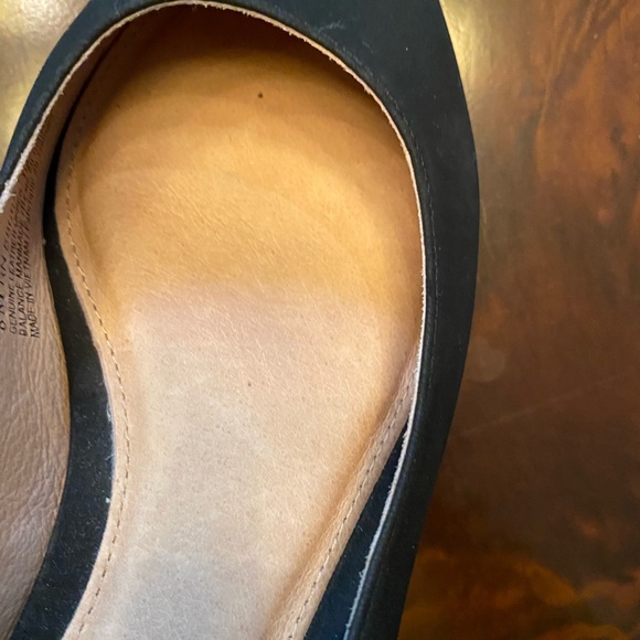 Black suede flats, sz 8 Next-to-New - Picture 3 of 5